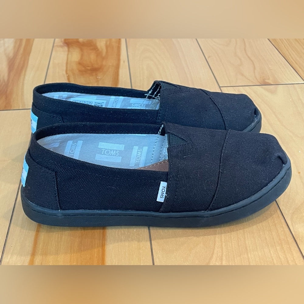 TOMS Canvas Youth Size 1.5